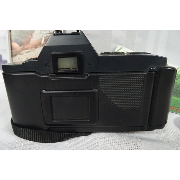 Canon T70 35mm SLR Film Camera Sigma Lens Vivitar Flash - Picture 4 of 7